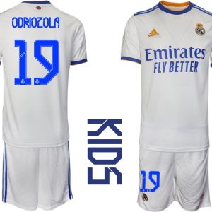 Kinder Real Madrid 2021/22 Heimtrikot weiss blau mit Aufdruck Odriozola 19