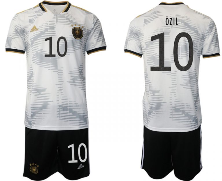 Neue DFB Deutschlands WM-Trikot 2022 football shirt mit Aufdruck Özil 10