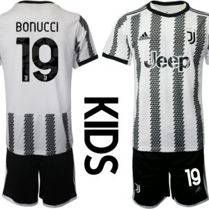 Kinder Juventus FC 2022-23 Heimtrikot Schwarz Weiß Kurzarm + Kurze Hosen BONUCCI 19