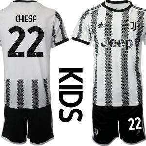 Kinder Juventus FC 2022-23 Heimtrikot Schwarz Weiß Kurzarm + Kurze Hosen CHIESA 22