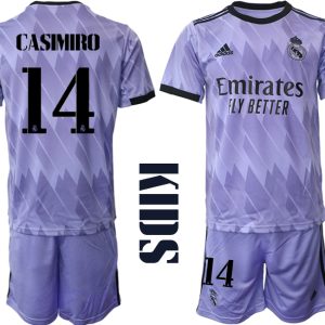 Real Madrid Kurzarm T-Shirt Auswärtstrikot 2022/23 Junior Lila Trikotsatz für Kinder CASIMIRO 14