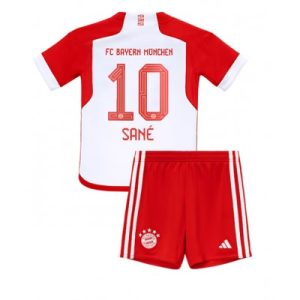 Günstige Fußballtrikots Kinder Bayern München 2023-24 Heimtrikot Trikotsatz Leroy Sane 10